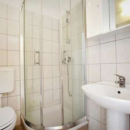 Apartment Ferienwohnung Fuer 2 Personen Ca 18 Qm In Porec, Istrien Istrische Riviera *